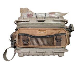 New Plano Fishing Tackle Bag with Strap and 5 StowAways